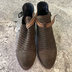 Circle G booties. Olive Green.